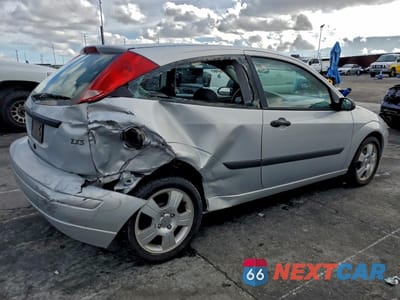 Trzecie zdjęcie samochodu z tyłu: 2003 FORD FOCUS ZX3 VIN:3FAFP31Z13R166798 - miniatura