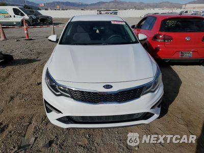 Piąte zdjęcie samochodu w środku: 2019 KIA OPTIMA LX VIN:5XXGT4L3XKG276237 - miniatura