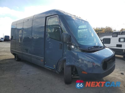 Czwarte zdjęcie samochodu z boku: 2023 RIVIAN EDV DELIVERY VAN VIN:7FCEHEB75PN007569 - miniatura