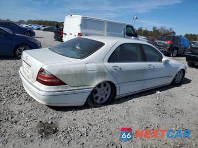 Trzecie zdjęcie samochodu z tyłu: 2000 MERCEDES-BENZ S 500 VIN:WDBNG75J5YA066303 - miniatura
