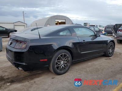 Trzecie zdjęcie samochodu z tyłu: 2014 FORD MUSTANG VIN:1ZVBP8AM0E5306319 - miniatura