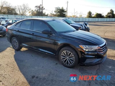 Czwarte zdjęcie samochodu z boku: 2019 VOLKSWAGEN JETTA S VIN:3VWCB7BU5KM192352 - miniatura