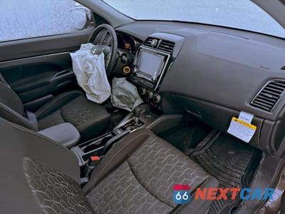 Piąte zdjęcie samochodu w środku: 2024 MITSUBISHI RVR SE VIN:JA4AJVAW5RU605116 - miniatura