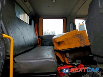 Zdjęcie 6 z 10 samochodu: 2013 INTERNATIONAL 7000 7500 VIN:1HTWLAZR3DJ350752 - miniatura
