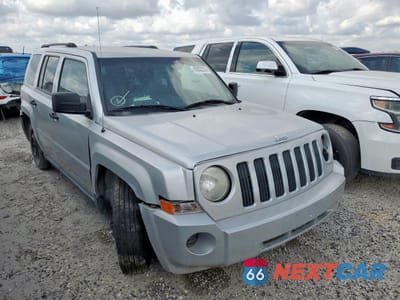 Czwarte zdjęcie samochodu z boku: 2009 JEEP PATRIOT SPORT VIN:1J4FT28B99D102657 - miniatura