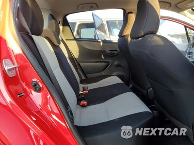 Zdjęcie 10 z 12 samochodu: 2014 TOYOTA YARIS VIN:JTDKTUD38ED582487 - miniatura