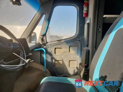 Zdjęcie 7 z 13 samochodu: 2023 RIVIAN EDV 700 DELIVERY VAN VIN:7FCEHEB71PN005947 - miniatura