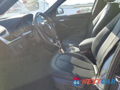 Zdjęcie 7 z 13 samochodu: 2018 BMW X1 SDRIVE28I VIN:WBXHU7C3XJ5H44771 - miniatura