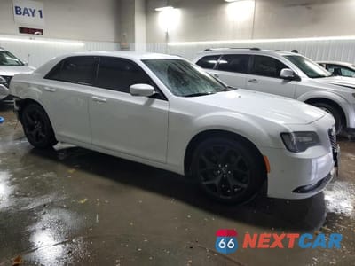 Czwarte zdjęcie samochodu z boku: 2021 CHRYSLER 300 S VIN:2C3CCABG9MH545706 - miniatura