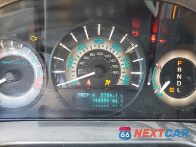 Zdjęcie 9 z 13 samochodu: 2010 MERCURY MILAN VIN:3MEHM0HA5AR627720 - miniatura