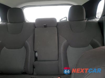 Zdjęcie 10 z 13 samochodu: 2019 JEEP CHEROKEE LATITUDE VIN:1C4PJLCB1KD439603 - miniatura