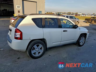 Trzecie zdjęcie samochodu z tyłu: 2007 JEEP COMPASS VIN:1J8FT470X7D378501 - miniatura