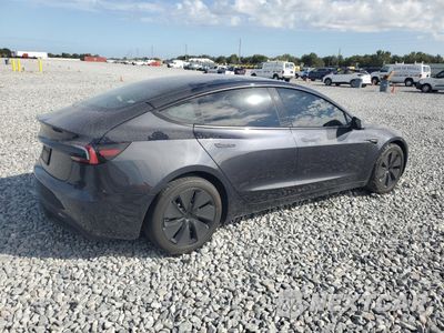 Trzecie zdjęcie samochodu z tyłu: 2024 TESLA MODEL 3 VIN:5YJ3E1EA6RF718673 - miniatura