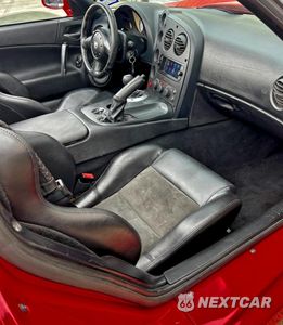 Piąte zdjęcie samochodu w środku: 2004 DODGE VIPER SRT-10 VIN:1B3JZ65Z74V100319 - miniatura