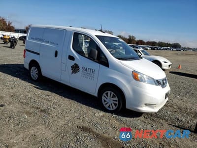 Czwarte zdjęcie samochodu z boku: 2014 NISSAN NV200 DELIVERY VAN VIN:3N6CM0KN2EK696576 - miniatura