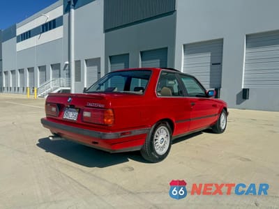Czwarte zdjęcie samochodu z boku: 1988 BMW 325 IS AUTOMATIC VIN:WBAAA2308J8261823 - miniatura