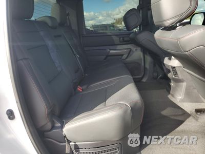 Zdjęcie 10 z 13 samochodu: 2025 TOYOTA TUNDRA CREWMAX LIMITED VIN:5TFPC5DB4SX094439 - miniatura