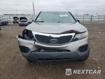 Piąte zdjęcie samochodu w środku: 2011 KIA SORENTO BASE VIN:5XYKTCA12BG120324 - miniatura