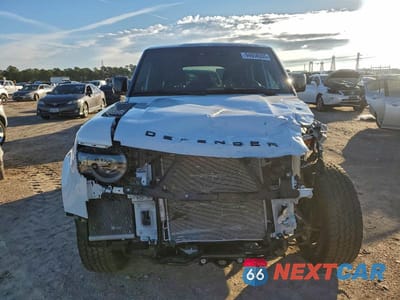 Piąte zdjęcie samochodu w środku: 2024 LAND ROVER DEFENDER 110 S VIN:SALEJ7EX2R2258239 - miniatura