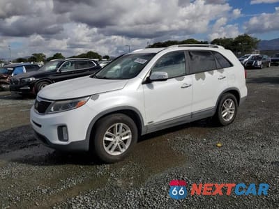 2014 KIA SORENTO LX 5XYKTCA69EG528416 - główne zdjęcie licytacji z USA - miniatura
