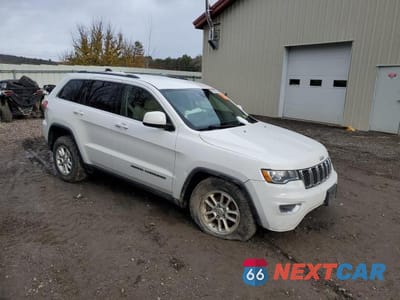 Czwarte zdjęcie samochodu z boku: 2018 JEEP GRAND CHEROKEE LAREDO VIN:1C4RJFAG7JC287307 - miniatura