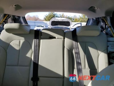 Zdjęcie 10 z 12 samochodu: 2025 VOLVO XC40 PLUS VIN:YV4L12UC7S2491410 - miniatura