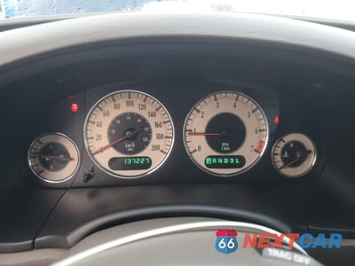Zdjęcie 9 z 13 samochodu: 2001 CHRYSLER TOWN & COUNTRY LIMITED VIN:2C8GP64L01R382926 - miniatura