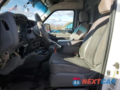 Zdjęcie 7 z 14 samochodu: 2018 NISSAN NV 2500 DELIVERY VAN VIN:1N6BF0LY2JN806173 - miniatura