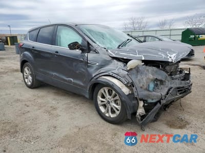 Czwarte zdjęcie samochodu z boku: 2019 FORD ESCAPE SE VIN:1FMCU9GD9KUC34451 - miniatura