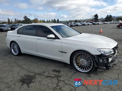 Czwarte zdjęcie samochodu z boku: 2013 BMW ALPINA B7 VIN:WBAYE8C59DDS15964 - miniatura