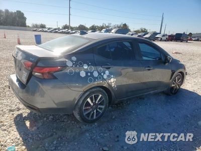 Trzecie zdjęcie samochodu z tyłu: 2021 NISSAN VERSA SV VIN:3N1CN8EVXML871808 - miniatura
