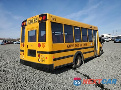 Czwarte zdjęcie samochodu z boku: 2016 CHEVROLET EXPRESS G3500 VIN:1GB3GSBG9G1145464 - miniatura