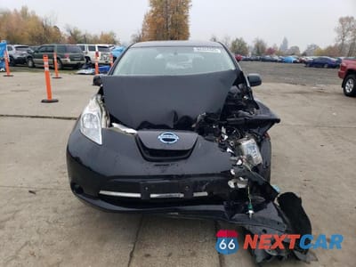 Piąte zdjęcie samochodu w środku: 2016 NISSAN LEAF SV VIN:1N4BZ0CPXGC308461 - miniatura