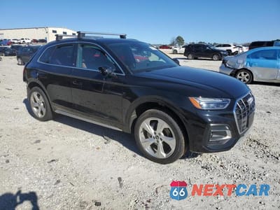 Czwarte zdjęcie samochodu z boku: 2021 AUDI Q5 PREMIUM PLUS VIN:WA1BAAFY6M2031010 - miniatura