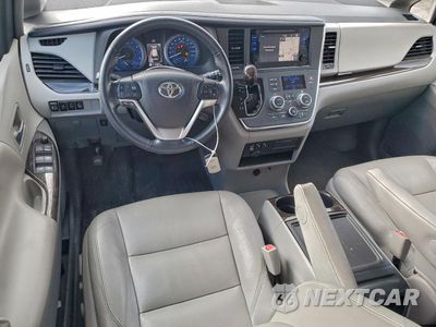 Zdjęcie 8 z 14 samochodu: 2015 TOYOTA SIENNA XLE VIN:5TDYK3DC7FS568643 - miniatura