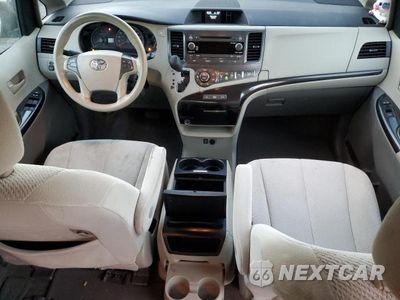 Zdjęcie 8 z 13 samochodu: 2013 TOYOTA SIENNA VIN:5TDKK3DC3DS366319 - miniatura