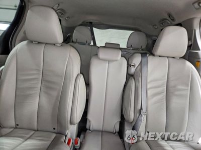 Zdjęcie 10 z 15 samochodu: 2012 TOYOTA SIENNA XLE VIN:5TDYK3DC6CS239671 - miniatura