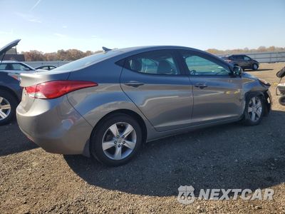 Trzecie zdjęcie samochodu z tyłu: 2013 HYUNDAI ELANTRA GLS VIN:5NPDH4AE3DH194463 - miniatura