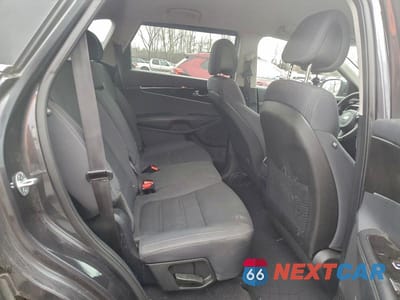 Zdjęcie 10 z 11 samochodu: 2016 KIA SORENTO LX VIN:5XYPG4A34GG081289 - miniatura