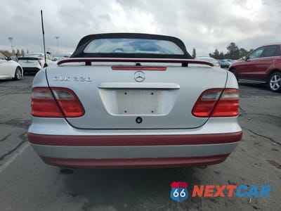 Zdjęcie 6 z 12 samochodu: 2003 MERCEDES-BENZ CLK 320 VIN:WDBLK65G63T130673 - miniatura
