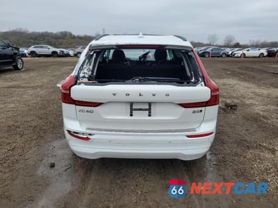 Zdjęcie 6 z 12 samochodu: 2022 VOLVO XC60 B5 MOMENTUM VIN:YV4L12RK4N1080010 - miniatura