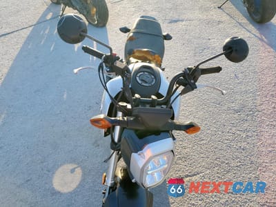 Piąte zdjęcie samochodu w środku: 2023 HONDA GROM 125 VIN:MLHJC9215P5105164 - miniatura