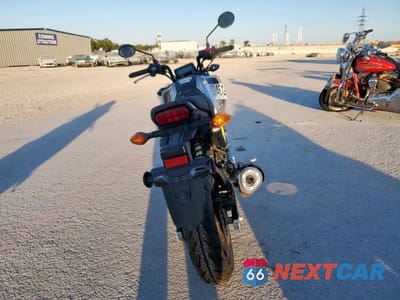 Czwarte zdjęcie samochodu z boku: 2023 HONDA GROM 125 VIN:MLHJC9215P5105164 - miniatura