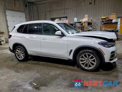 Czwarte zdjęcie samochodu z boku: 2022 BMW X5 XDRIVE40I VIN:5UXCR6C00N9J35966 - miniatura