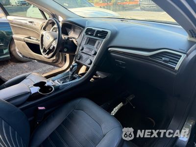 Piąte zdjęcie samochodu w środku: 2015 FORD FUSION SE VIN:3FA6P0HD4FR138216 - miniatura
