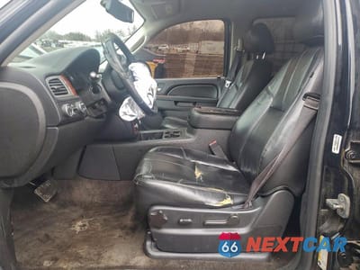 Zdjęcie 7 z 13 samochodu: 2014 CHEVROLET SUBURBAN K1500 LT VIN:1GNSKJE76ER210739 - miniatura