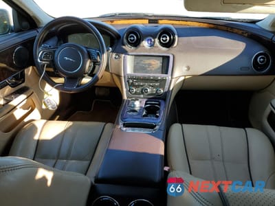 Zdjęcie 8 z 12 samochodu: 2011 JAGUAR XJ VIN:SAJWA1CB6BLV05991 - miniatura