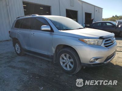 Czwarte zdjęcie samochodu z boku: 2013 TOYOTA HIGHLANDER BASE VIN:5TDZA3EH8DS046148 - miniatura
