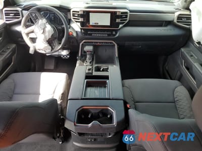 Zdjęcie 8 z 13 samochodu: 2025 TOYOTA TUNDRA SR5 VIN:5TFLA5DB5SX324025 - miniatura