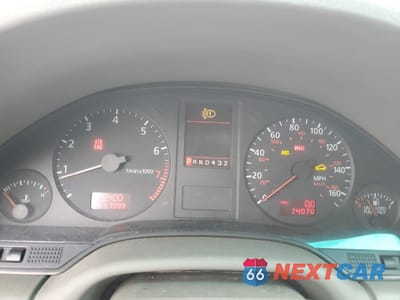 Zdjęcie 9 z 12 samochodu: 2000 AUDI A8 QUATTRO VIN:WAUFL54D6YN003685 - miniatura